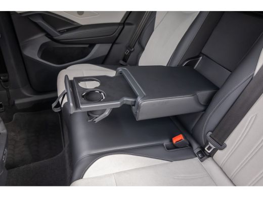 Volkswagen Tiguan 1.5 eHybrid Elegance | Elek. Trekhaak | Cruise control adaptief | Panorama dak Elek. | 20'' | 360... ActivLease financial lease