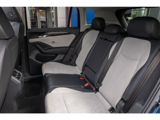 Volkswagen Tiguan 1.5 eHybrid Elegance | Elek. Trekhaak | Cruise control adaptief | Panorama dak Elek. | 20'' | 360... ActivLease financial lease