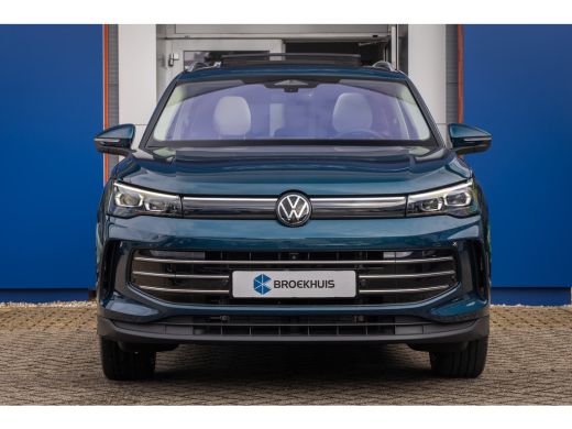 Volkswagen Tiguan 1.5 eHybrid Elegance | Elek. Trekhaak | Cruise control adaptief | Panorama dak Elek. | 20'' | 360... ActivLease financial lease