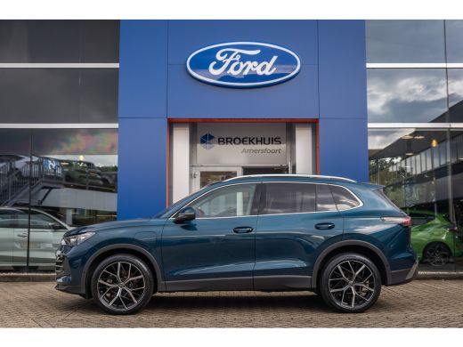 Volkswagen Tiguan 1.5 eHybrid Elegance | Elek. Trekhaak | Cruise control adaptief | Panorama dak Elek. | 20'' | 360... ActivLease financial lease