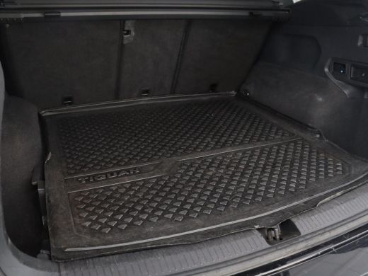 Volkswagen Tiguan Allspace | Leder | Trekhaak | Virtual dashboard | Adaptive cruise | Camera | Park assist | Carplay | Clima... ActivLease financial lease