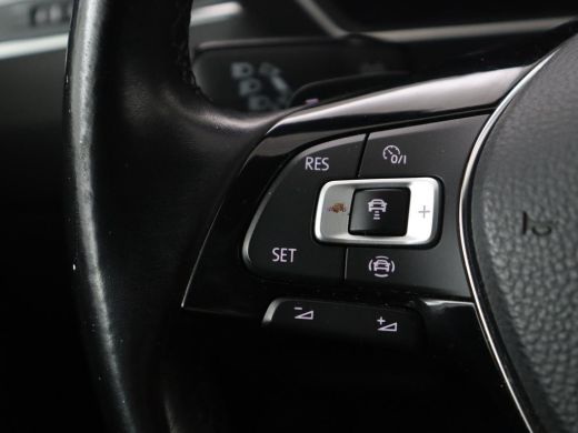 Volkswagen Tiguan Allspace | Leder | Trekhaak | Virtual dashboard | Adaptive cruise | Camera | Park assist | Carplay | Clima... ActivLease financial lease