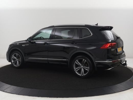 Volkswagen Tiguan Allspace | Leder | Trekhaak | Virtual dashboard | Adaptive cruise | Camera | Park assist | Carplay | Clima... ActivLease financial lease