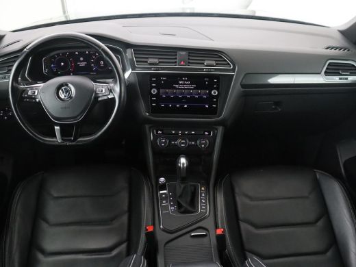 Volkswagen Tiguan Allspace | Leder | Trekhaak | Virtual dashboard | Adaptive cruise | Camera | Park assist | Carplay | Clima... ActivLease financial lease