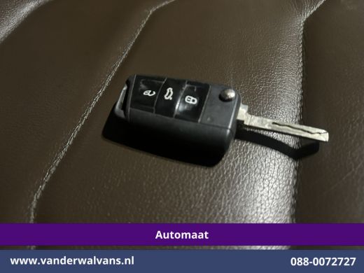 Volkswagen Transporter 2.0 TDI 200pk Automaat L2H1 Bulli inrichting Euro6 Airco | Camera | 2500kg Trekhaak | Imperiaal |... ActivLease financial lease