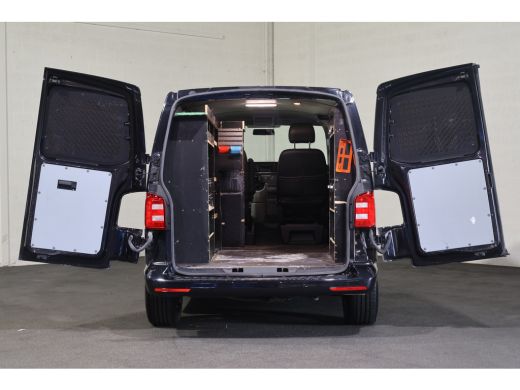 Volkswagen Transporter 2.0 TDI L1 H1 Black Edition ActivLease financial lease