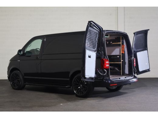 Volkswagen Transporter 2.0 TDI L1 H1 Black Edition ActivLease financial lease
