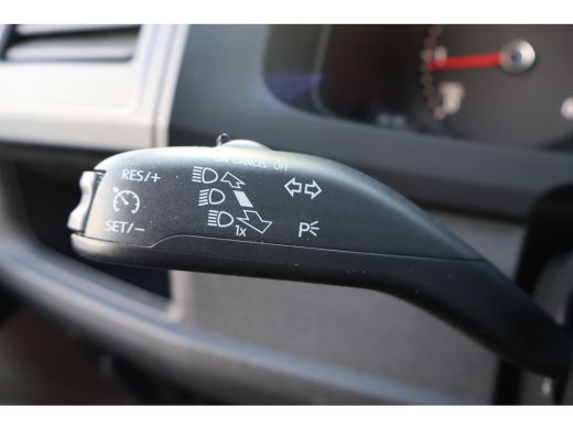 Volkswagen Transporter 2.0 TDI L1 H1 Black Edition ActivLease financial lease