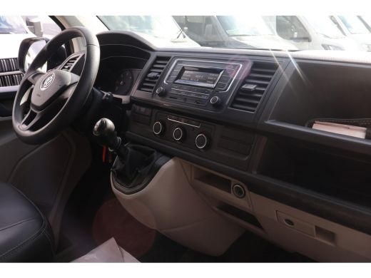 Volkswagen Transporter 2.0 TDI L1 H1 Black Edition ActivLease financial lease