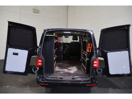 Volkswagen Transporter 2.0 TDI L1 H1 Black Edition ActivLease financial lease