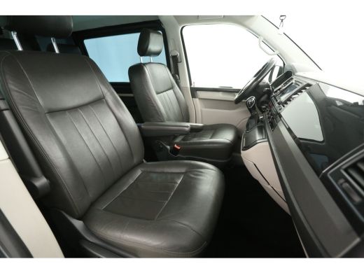 Volkswagen Transporter 2.0 TDI L2H1 150PK | Dubbele Cabine | Automaat | Airco | Cruise | Trekhaak | Navi | Parkeersens. ActivLease financial lease