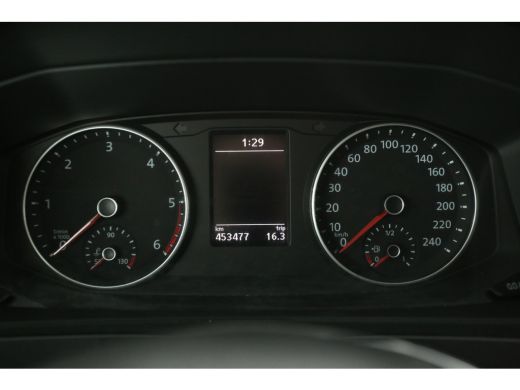 Volkswagen Transporter 2.0 TDI L2H1 150PK | Dubbele Cabine | Automaat | Airco | Cruise | Trekhaak | Navi | Parkeersens. ActivLease financial lease