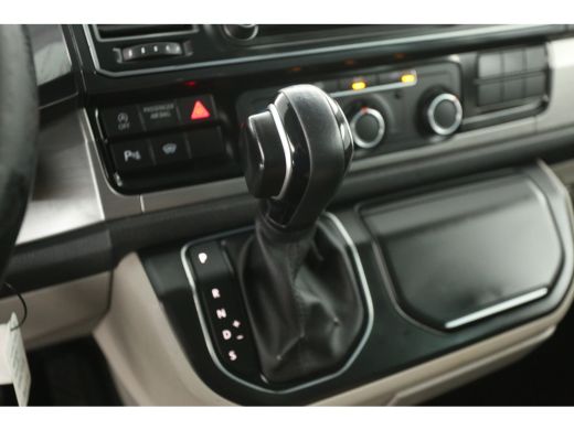 Volkswagen Transporter 2.0 TDI L2H1 150PK | Dubbele Cabine | Automaat | Airco | Cruise | Trekhaak | Navi | Parkeersens. ActivLease financial lease