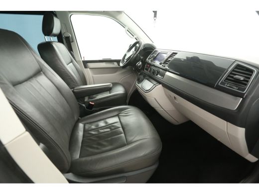 Volkswagen Transporter 2.0 TDI L2H1 150PK | Dubbele Cabine | Automaat | Airco | Cruise | Trekhaak | Navi | Parkeersens. ActivLease financial lease