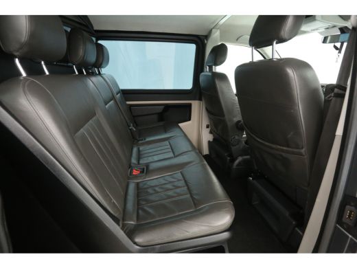 Volkswagen Transporter 2.0 TDI L2H1 150PK | Dubbele Cabine | Automaat | Airco | Cruise | Trekhaak | Navi | Parkeersens. ActivLease financial lease