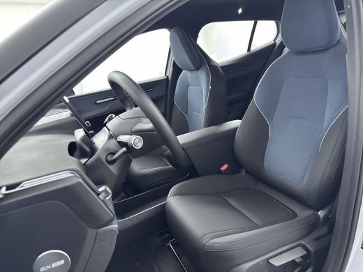 Volvo  EX30 Single Motor Extended Range Plus 69 kWh | Stoel + Stuurverwarming | Afwijkende dakkleur | PDC V+A... ActivLease financial lease