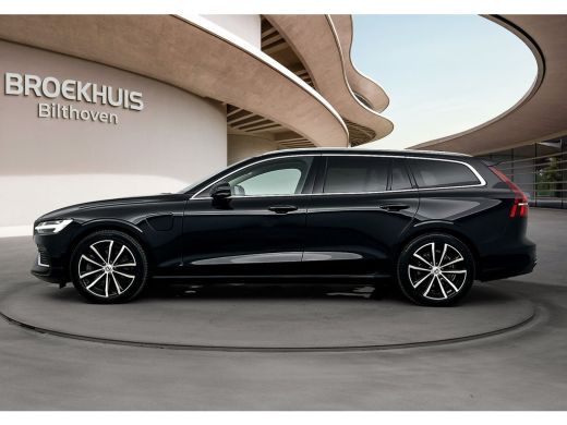 Volvo  V60 T6 Plug-in hybrid AWD Core Bright | Trekhaak | Adaptive Verlichting | Android Auto / Apple Carpla... ActivLease financial lease