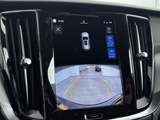 Volvo  V60 T6 Plug-in hybrid AWD Core Bright | Trekhaak | Adaptive Verlichting | Android Auto / Apple Carpla... ActivLease financial lease