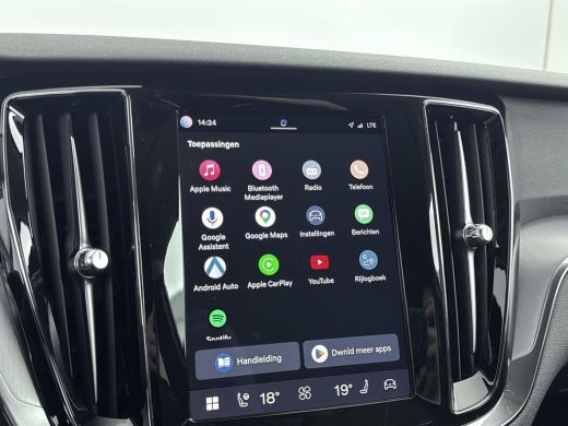 Volvo  V60 T6 Plug-in hybrid AWD Core Bright | Trekhaak | Adaptive Verlichting | Android Auto / Apple Carpla... ActivLease financial lease