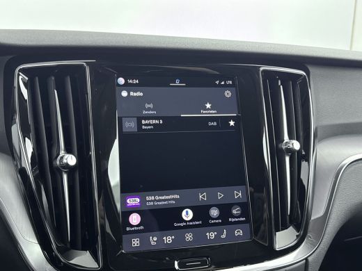 Volvo  V60 T6 Plug-in hybrid AWD Core Bright | Trekhaak | Adaptive Verlichting | Android Auto / Apple Carpla... ActivLease financial lease