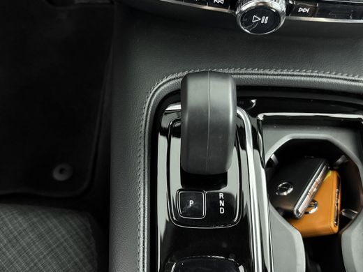 Volvo  V60 T6 Plug-in hybrid AWD Core Bright | Trekhaak | Adaptive Verlichting | Android Auto / Apple Carpla... ActivLease financial lease