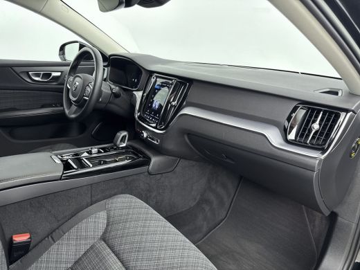Volvo  V60 T6 Plug-in hybrid AWD Core Bright | Trekhaak | Adaptive Verlichting | Android Auto / Apple Carpla... ActivLease financial lease