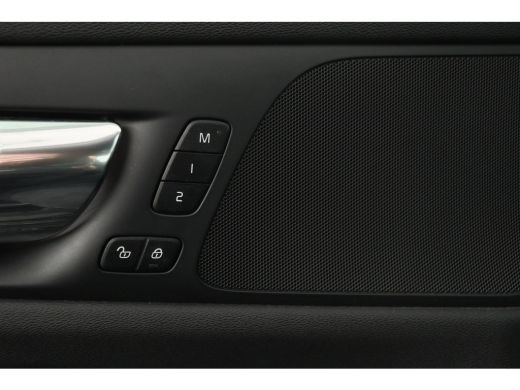 Volvo  V60 B3 R-Design | Camera | Stoel & Stuurverwarming | Carplay | Half leder | Full LED | PDC | Memory |... ActivLease financial lease