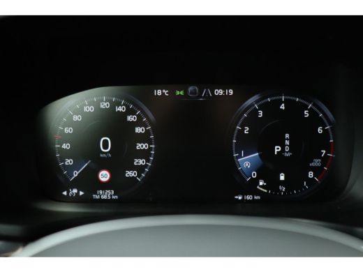 Volvo  V60 B3 R-Design | Camera | Stoel & Stuurverwarming | Carplay | Half leder | Full LED | PDC | Memory |... ActivLease financial lease