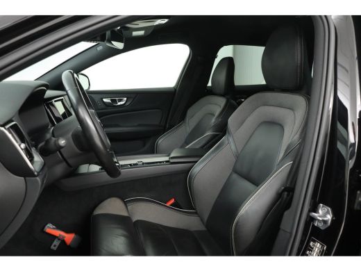 Volvo  V60 B3 R-Design | Camera | Stoel & Stuurverwarming | Carplay | Half leder | Full LED | PDC | Memory |... ActivLease financial lease