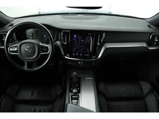 Volvo  V60 B3 R-Design | Camera | Stoel & Stuurverwarming | Carplay | Half leder | Full LED | PDC | Memory |... ActivLease financial lease