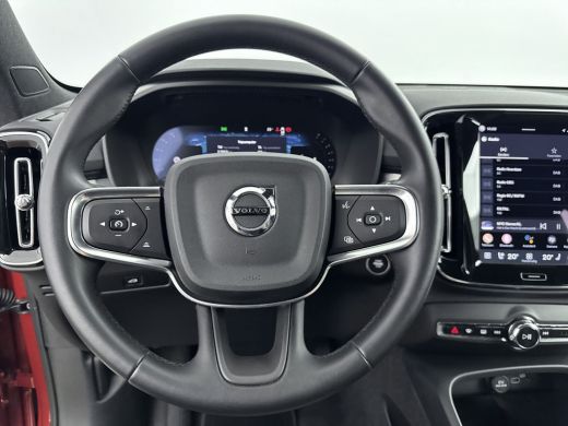 Volvo  XC40 2.0 B4 Plus Dark | Trekhaak | Verwambare voorruit | BLIS | Adaptive Cruiscontrol | Camera | 19 in... ActivLease financial lease