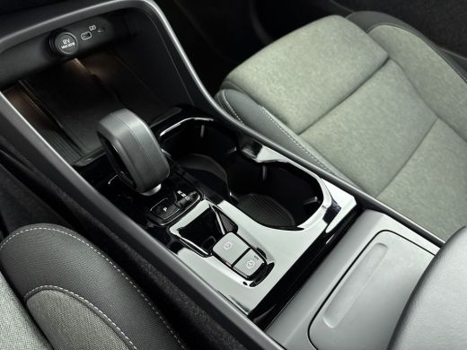 Volvo  XC40 2.0 B4 Plus Dark | Trekhaak | Verwambare voorruit | BLIS | Adaptive Cruiscontrol | Camera | 19 in... ActivLease financial lease