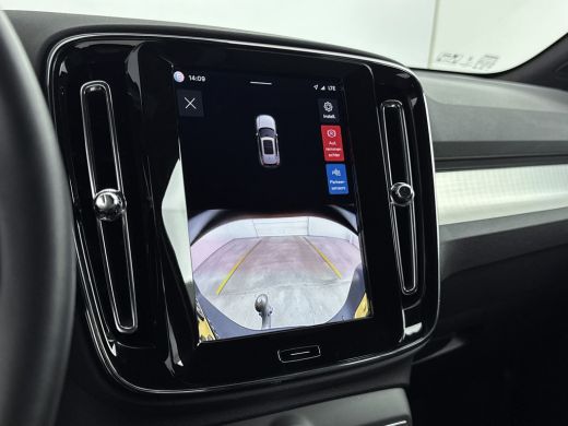 Volvo  XC40 2.0 B4 Plus Dark | Trekhaak | Verwambare voorruit | BLIS | Adaptive Cruiscontrol | Camera | 19 in... ActivLease financial lease