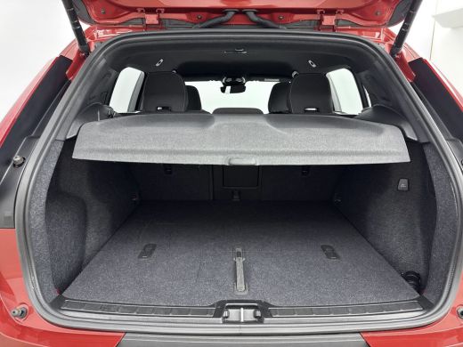 Volvo  XC40 2.0 B4 Plus Dark | Trekhaak | Verwambare voorruit | BLIS | Adaptive Cruiscontrol | Camera | 19 in... ActivLease financial lease