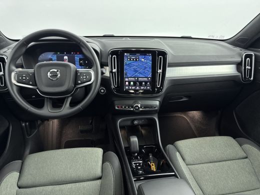Volvo  XC40 2.0 B4 Plus Dark | Trekhaak | Verwambare voorruit | BLIS | Adaptive Cruiscontrol | Camera | 19 in... ActivLease financial lease