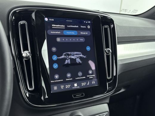 Volvo  XC40 2.0 B4 Plus Dark | Trekhaak | Verwambare voorruit | BLIS | Adaptive Cruiscontrol | Camera | 19 in... ActivLease financial lease