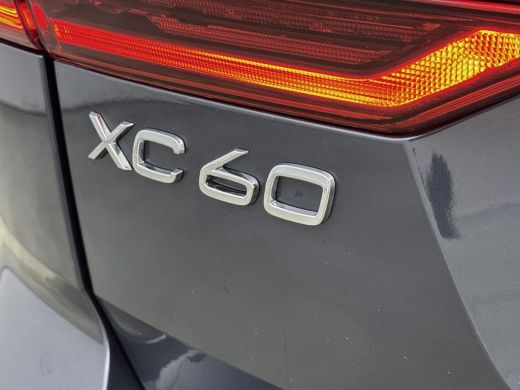 Volvo  XC60 Facelift T6 Plug-in hybrid AWD Ultra Dark | Luchtvering | Trekhaak | Extra Getint Glas | PDC V+A ... ActivLease financial lease