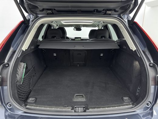 Volvo  XC60 Facelift T6 Plug-in hybrid AWD Ultra Dark | Luchtvering | Trekhaak | Extra Getint Glas | PDC V+A ... ActivLease financial lease
