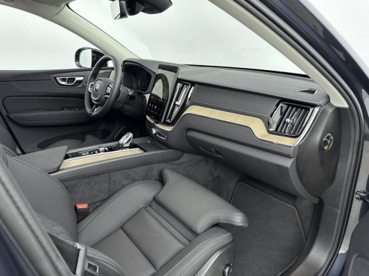 Volvo  XC60 Facelift T6 Plug-in hybrid AWD Ultra Dark | Luchtvering | Trekhaak | Extra Getint Glas | PDC V+A ... ActivLease financial lease