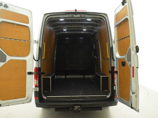 Volkswagen Crafter 35 2.0 TDI L3H3 Highline 140PK Airco Navi ActivLease financial lease