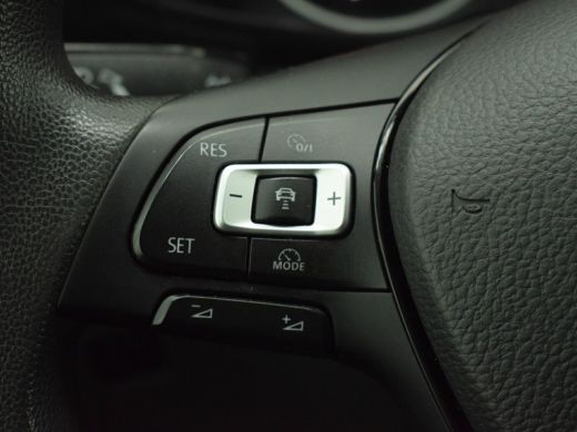 Volkswagen Crafter 35 2.0 TDI L3H3 Highline 140PK Airco Navi ActivLease financial lease