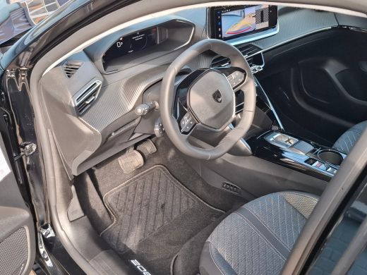 Peugeot 208 Allure | Elektrische parkeerrem | Extra getinte achterste zijruiten en achterruit | Extra getinte... ActivLease financial lease
