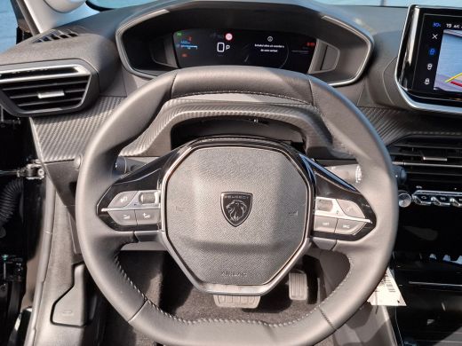 Peugeot 208 Allure | Elektrische parkeerrem | Extra getinte achterste zijruiten en achterruit | Extra getinte... ActivLease financial lease