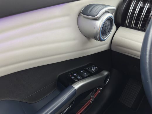 BYD ATTO 3 Comfort 60 kWh [3-Fase-11kW] {SoH-94%} (INCL-BTW) *HEATPUMP | PANO | LEATHER | FULL-LED | TOPVIEW... ActivLease financial lease