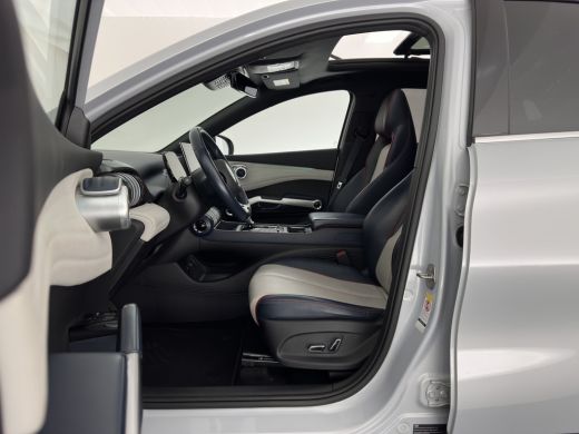 BYD ATTO 3 Comfort 60 kWh [3-Fase-11kW] {SoH-94%} (INCL-BTW) *HEATPUMP | PANO | LEATHER | FULL-LED | TOPVIEW... ActivLease financial lease