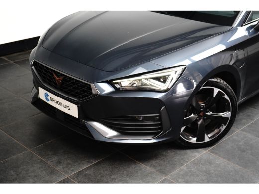 CUPRA Leon Sportstourer e-Hybrid | ADAPTIVE CRUISE | 19'' LMV | STOELVERWARMING | CAMERA | CAPLAY | FULL LED | PARK SENSOREN ActivLease financial lease