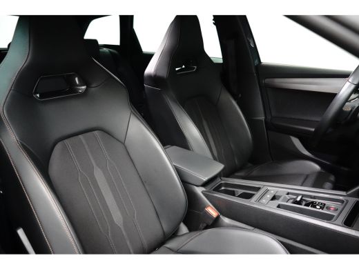 CUPRA Leon Sportstourer e-Hybrid | ADAPTIVE CRUISE | 19'' LMV | STOELVERWARMING | CAMERA | CAPLAY | FULL LED | PARK SENSOREN ActivLease financial lease