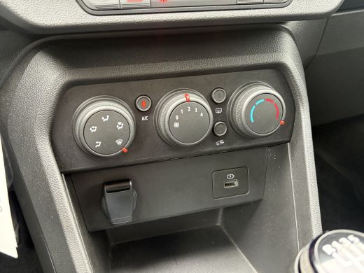 Dacia Jogger 7-Pers 1.0 TCe 100 ECO-G Carplay Airco Cruise 7p. 7-Persoons ActivLease financial lease