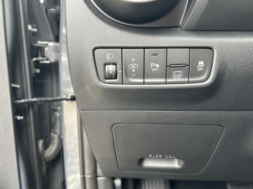 Hyundai Kona 1.6 GDI HEV Comfort Smart | Navigatie | Lichtmetalen velgen | Apple-Carplay/Android Auto | Achter... ActivLease financial lease