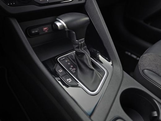 Kia Niro 1.6 GDi Hybrid DynamicLine 141Pk Automaat (APPLE CARPLAY, GROOT NAVI, CAMERA, TREKHAAK, SPORTSTOE... ActivLease financial lease